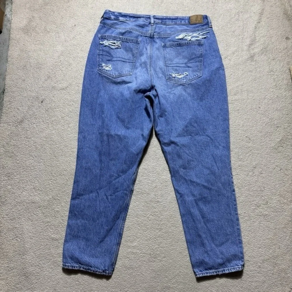 American Eagle Jeans Womens 14 Mom Jean Distressed Light Wash‎ Cotton Meas 32x27